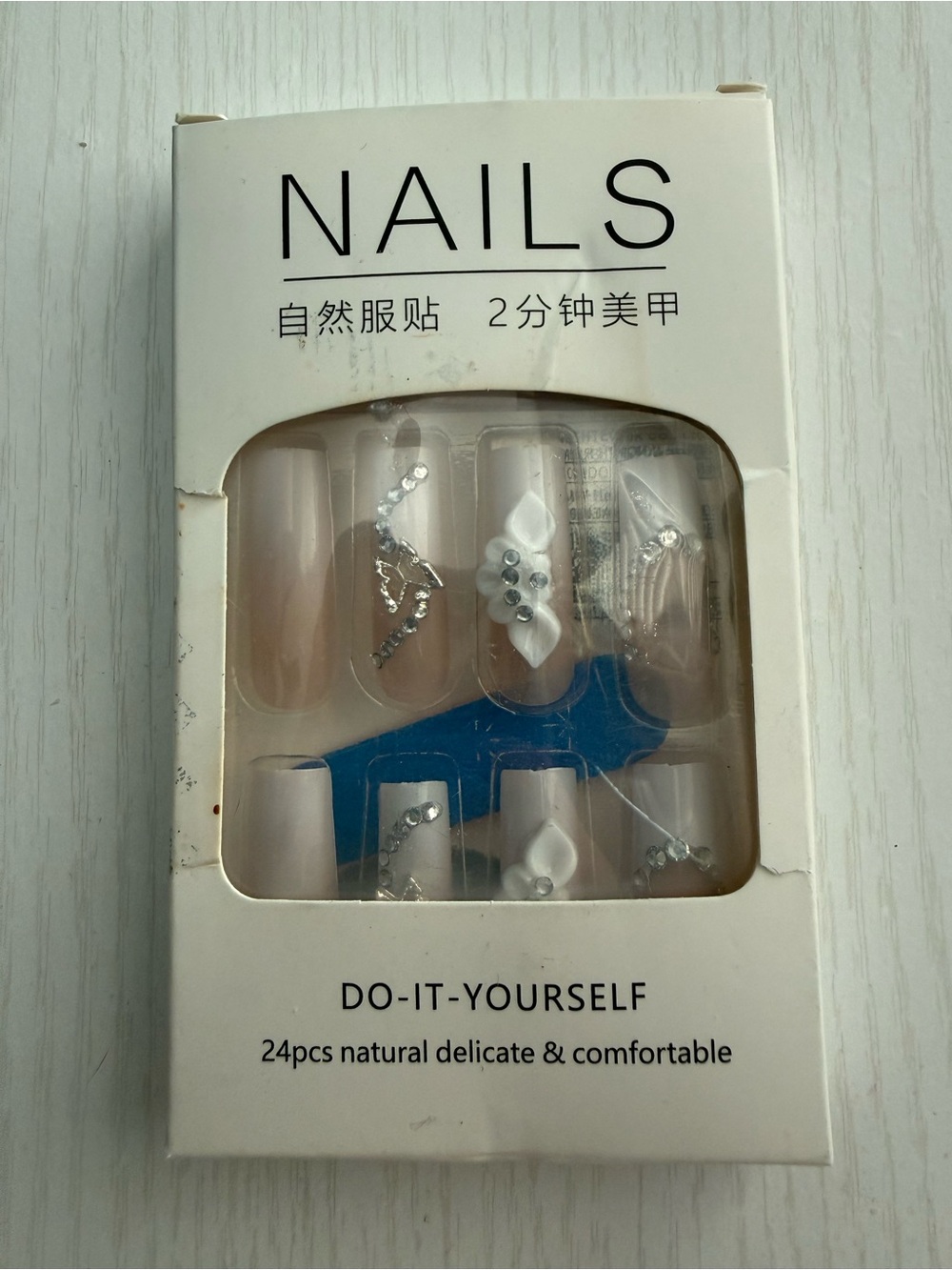 3D Floral & Rhinestone Press-On Nails – 24 Piece Set – New 💅
